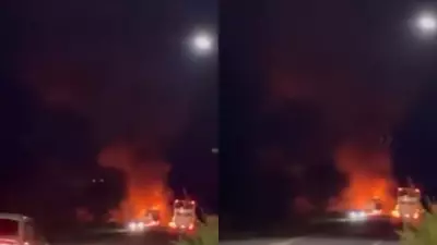 Ônibus de turismo pega fogo na BR-343 em Floriano; motorista sai ileso