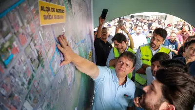 Tarcísio reafirma lealdade a Bolsonaro e candidatura em SP, mas gesto expõe crise na direita