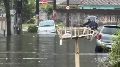 Temporal atinge Baixada Santista com 171 mm em 12 horas e causa alagamentos