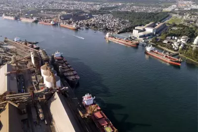 Temporal fecha Porto de Santos por 14 horas com ventos de 100 km/h