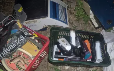 Três homens são flagrados furtando supermercado na Bahia; um preso