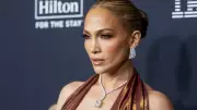 40 anos depois, Jennifer Lopez revive 'O Beijo da Mulher Aranha' no cinema