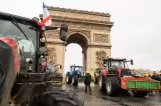 Agricultores franceses fecham ruas de Paris contra acordo UE-Mercosul