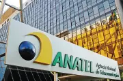 Anatel analisa pedido da Starlink para ampliar internet via satélite no Brasil