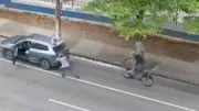 Bope prende dupla de assaltantes na Tijuca; vídeo flagra ação policial em tempo real