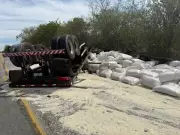 BR-116 tem dois acidentes graves no Sertão de PE: um com morte e outro com tombamento