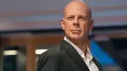 Bruce Willis não sabe que tem demência, revela esposa Emma em podcast