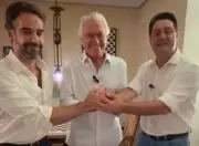 Caiado desafia Flávio Bolsonaro com discurso de independência no PSD