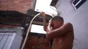 Calor extremo nas favelas: temperaturas batem 47°C e moradores invertem rotina
