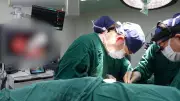 China realiza 1º transplante de coração com corte de 8 cm, sem quebrar ossos