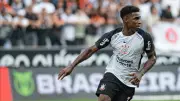 Corinthians e Internacional acertam empréstimo de Félix Torres até 2026