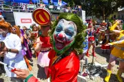 Desliga da Justiça: bloco de heróis e vilões anima Carnaval 2026 no Centro do Rio
