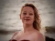 Doação de US$ 1,4 milhão em 1 dia para família de escritora morta nos EUA