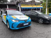 Dois presos por tráfico na RJ-145 após denúncia de veículo em zigue-zague