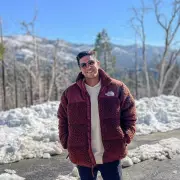 Família perde contato com brasileiro detido pelo ICE após transferência entre centros nos EUA