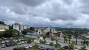 Frente fria chega a Divinópolis com chuva intensa e risco de granizo