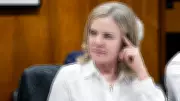 Gleisi Hoffmann chama Tarcísio de 'cara de pau' após visita a Bolsonaro na Papuda