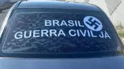 Homem de 70 anos preso por exibir suástica nazista em carro em Araranguá, SC