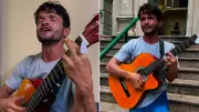 Homem em situação de rua emociona ao cantar e ganha violão e celular em Teresina