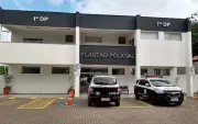 Homem invade casa de ex-companheira e é preso escondido em box de cama em Jundiaí