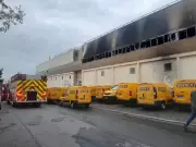 Incêndio atinge centro dos Correios em São José dos Campos; veja vídeo