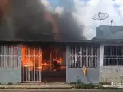 Incêndio destrói casa de família em Rio Branco durante festa de aniversário