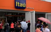 Itaú projeta corte da Selic apenas em março e revisa cenário econômico para 2026