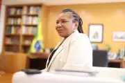 Margareth Menezes brilha no Festival de Verão de Salvador com momentos descontraídos