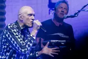 Morre Rob Hirst, baterista do Midnight Oil, aos 70 anos após luta contra câncer