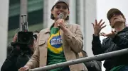 Movimentação de Michelle Bolsonaro no STF reacende disputa familiar e eleitoral