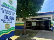 Mulher de 22 anos é presa em Manaus por extorquir homem com ameaças de revelar caso extraconjugal