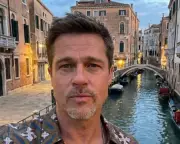 Mulher espera Brad Pitt no aeroporto após suposto noivado por videochamada