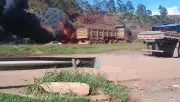 Ônibus em chamas na BR-381 em Igarapé (MG): 47 passageiros escapam ilesos