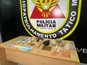 Operação da PM apreende armas, drogas e R$ 41 mil em sítio no Morro Vermelho