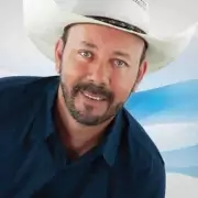 Prefeito de Orizânia é afastado por 90 dias e tem R$ 5,8 milhões bloqueados por fraude em licitação