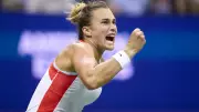 Sabalenka Supera Potapova em Duelo Apertado e Avança às Oitavas do Australian Open