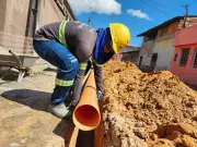 Sete bairros de Manaus recebem obras de esgotamento sanitário com intervenções noturnas