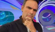 Tadeu Schmidt no BBB 26: Críticas Aumentam por Interferências no Jogo
