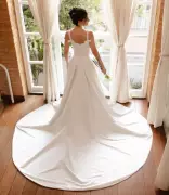 Tendências para 2026: Noivas apostam em cores inusitadas e caudas removíveis