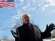 Trump anuncia programa de contas bancárias com US$ 1.000 para recém-nascidos nos EUA