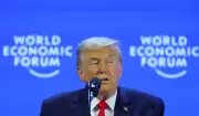 Trump em Davos: 'Ninguém defende Groenlândia como EUA' e ataca Otan