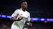 Vinícius Jr. brilha com gol e assistências, fala sobre vaias e futuro no Real Madrid