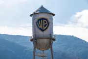 Warner Bros rejeita oferta de US$ 108,4 bi da Paramount e mantém fusão com Netflix