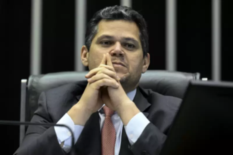 A rede de poder de Davi Alcolumbre: cargos, emendas e o escândalo do Banco Master