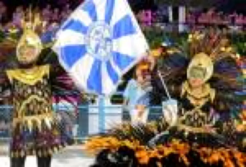 Acadêmicos de Niterói estreia no Grupo Especial com enredo homenageando Lula