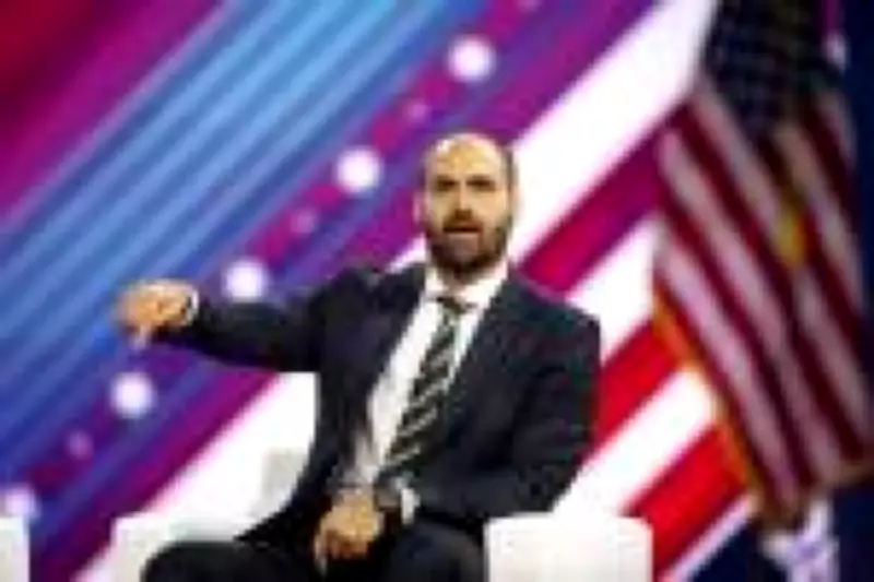 Acadêmicos de Niterói faz alfinetada a Eduardo Bolsonaro em enredo sobre Lula no Carnaval