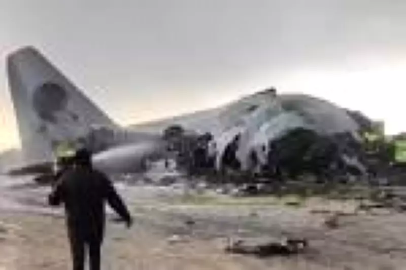 Acidente com avião militar na Bolívia deixa 15 mortos e espalha cédulas de bolivianos