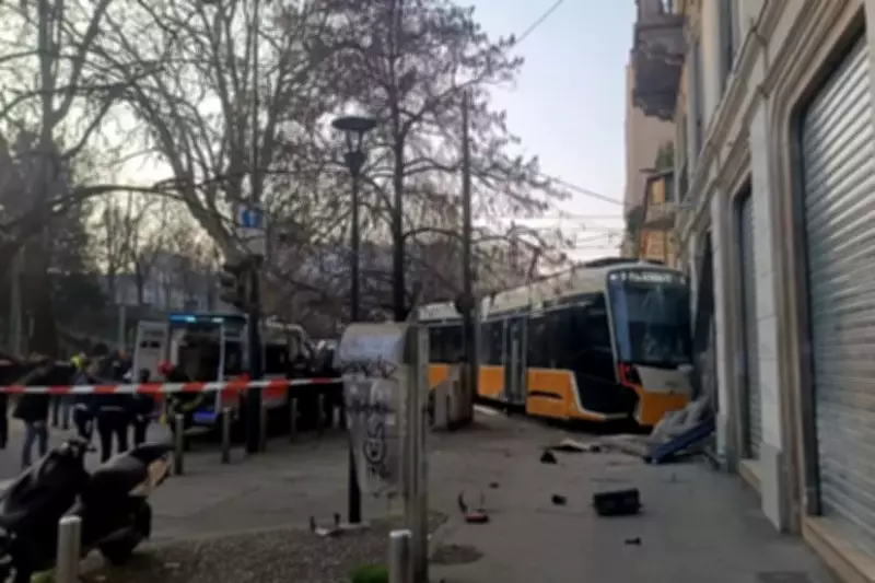 Acidente com bonde em Milão deixa mortos e dezenas de feridos após descarrilamento