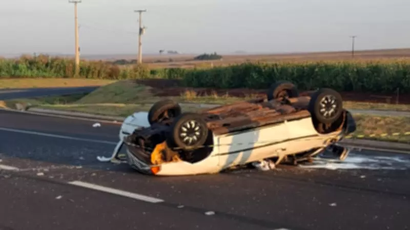 Acidente com capotamento em Palotina deixa uma pessoa morta e duas gravemente feridas