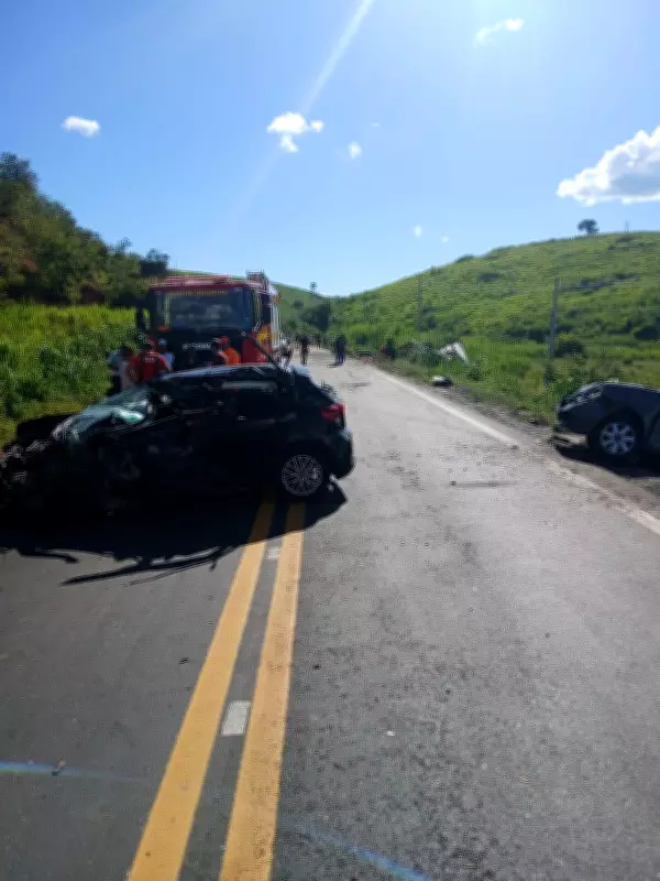 Acidente com seis veículos na BR-381 mata motorista e fere duas mulheres em Galileia